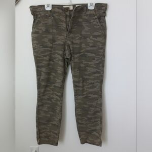 Hei Hei Women's Camouflage Cargo Dress Pants Size 32 US